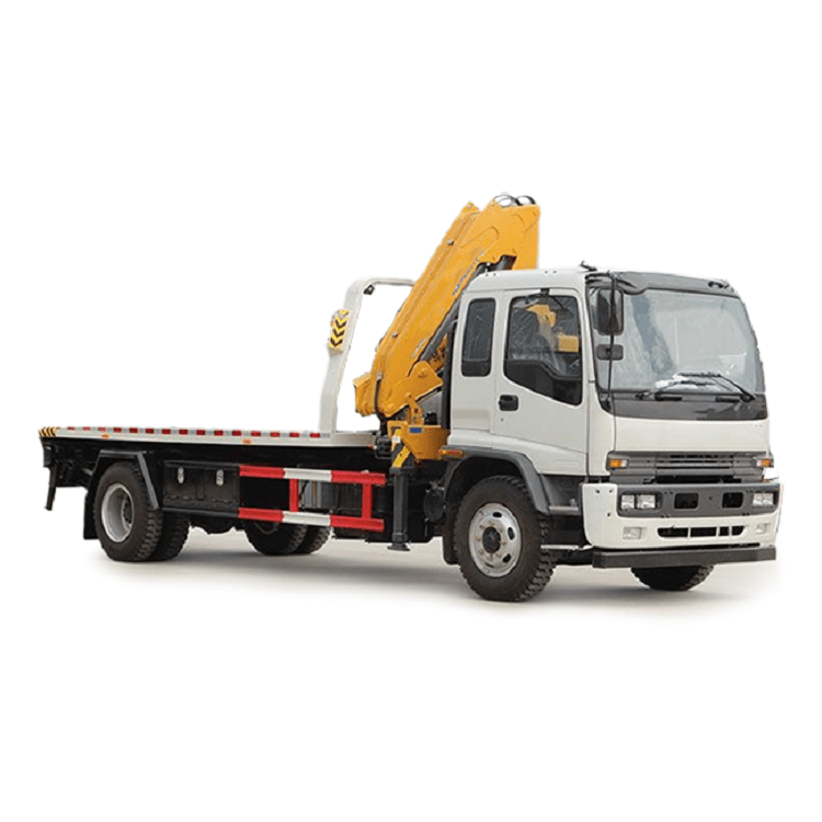 Careful Towing 8-ton crane truck for machinery and equipment transport